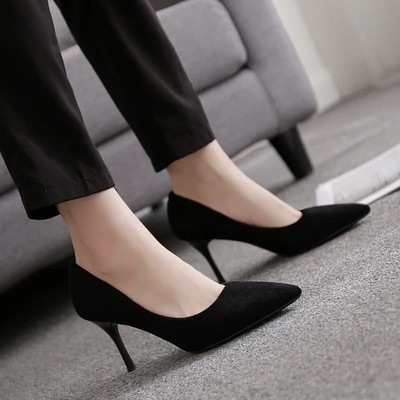 Naiste ökoseemisnahast kõrge kontsaga kinnised kingad