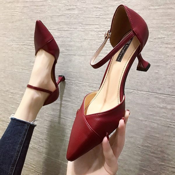 Naiste vabaajajalatsid kunstnahast - kolme värvi