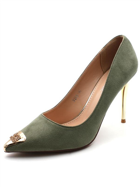 Stiilsed metallist kaunistusega naiste kingad - teravatipuline mudel