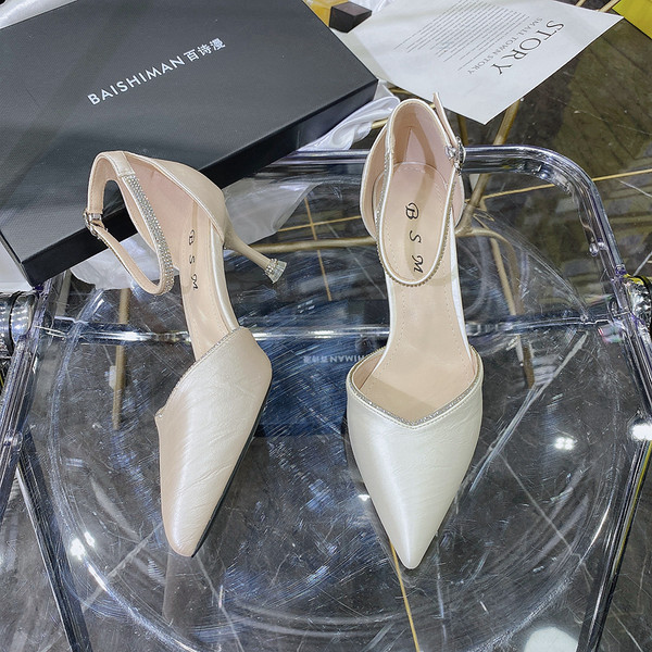 Uus mudel naiste teravatipulised kivide ja pandlaga kingad