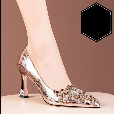 Uus mudel teravatipuliste kividega ja 8 cm kõrge kontsaga kingad