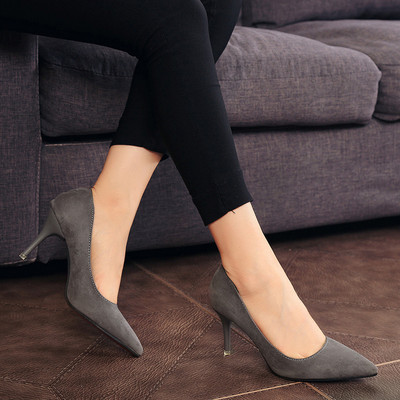 Elegantsed ökoseemisnahast õhukese kontsaga naiste kingad - terava otsaga mudel