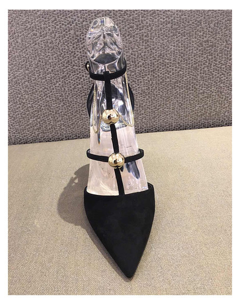 Keti ja õhukese kontsaga naiste kingad