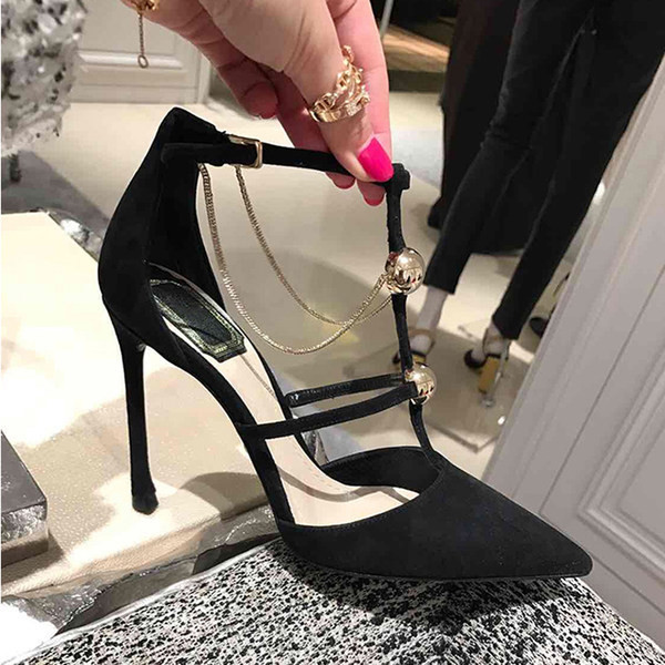 Keti ja õhukese kontsaga naiste kingad