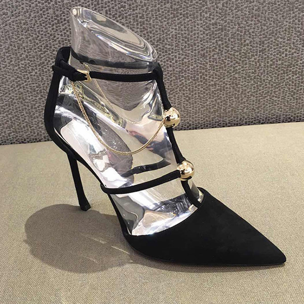 Keti ja õhukese kontsaga naiste kingad