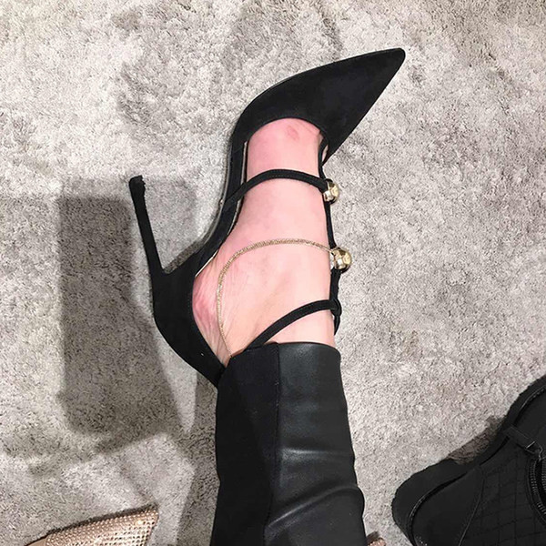 Keti ja õhukese kontsaga naiste kingad