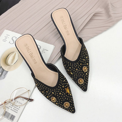 Õhukese kontsaga ja värviliste kivikestega naiste vabaaja sussid