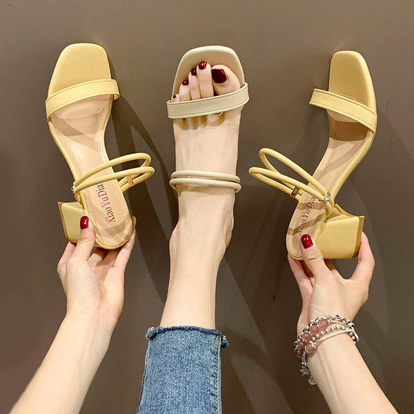 Kahes värvitoonis paksu kontsaga naiste sussid