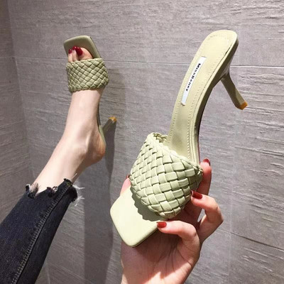 Naiste kandilised kunstnahast õhukese kontsaga sussid