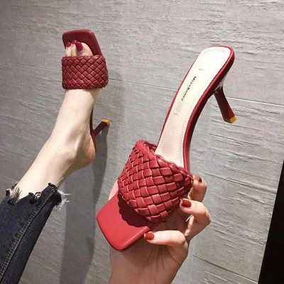 Naiste kandilised kunstnahast õhukese kontsaga sussid