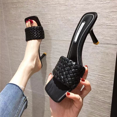 Naiste kandilised kunstnahast õhukese kontsaga sussid