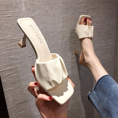 Naiste kandilised kunstnahast õhukese kontsaga sussid