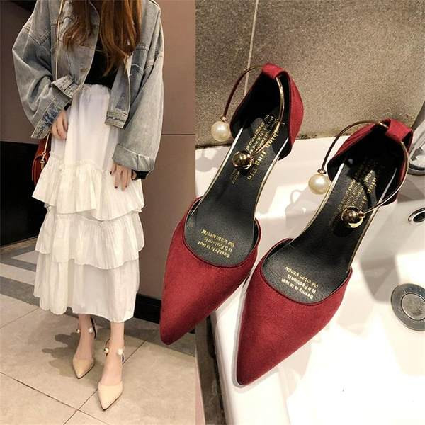 Metallelemendiga öko-seemisnahast naiste kingade teritatud mudel