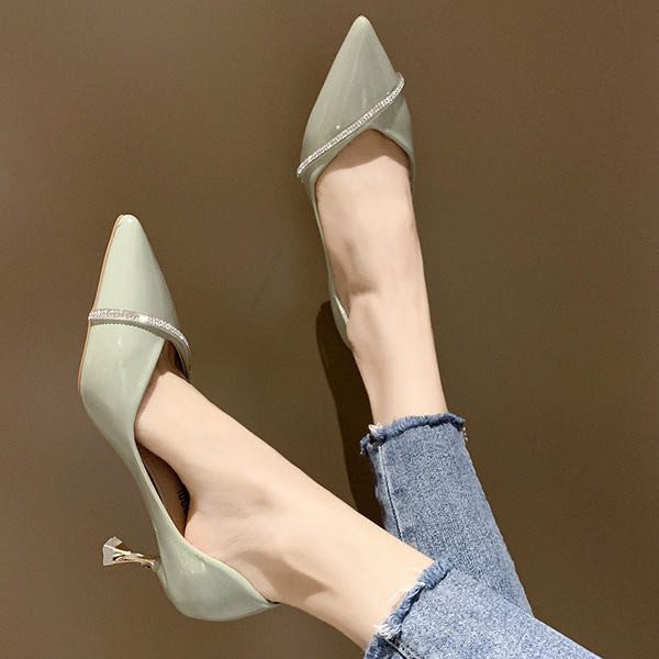 Läbipaistva kontsaga naiste kingad - teravatipuline mudel