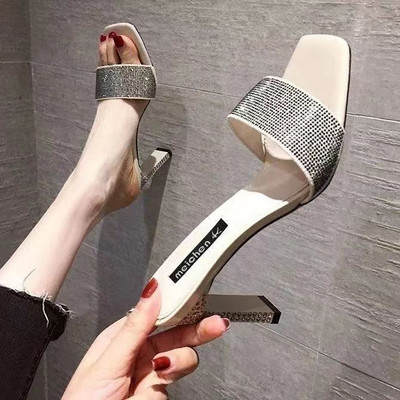 7 cm kontsaga ja dekoratiivkividega naiste sussid