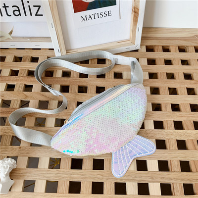 Μοντέρνα παιδική τσάντα με πούλιες και τρισδιάστατο στοιχείο