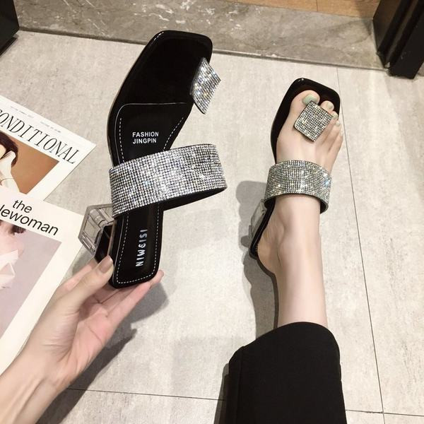 Kõrge kandilise kontsaga ja dekoratiivkividega naiste sussid