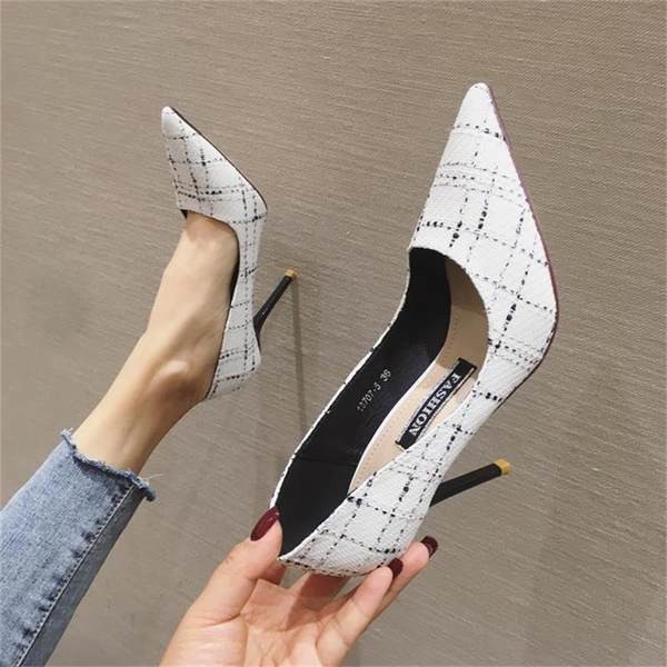 Moodsad naiste terava otsaga kingad kõrge 9 cm kontsaga