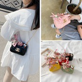 Stiilne pandlaga ja 3D elementidega lastekott