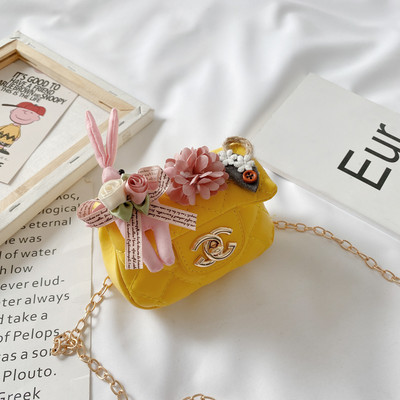 Stiilne pandlaga ja 3D elementidega lastekott