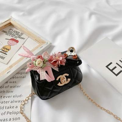 Stiilne pandlaga ja 3D elementidega lastekott