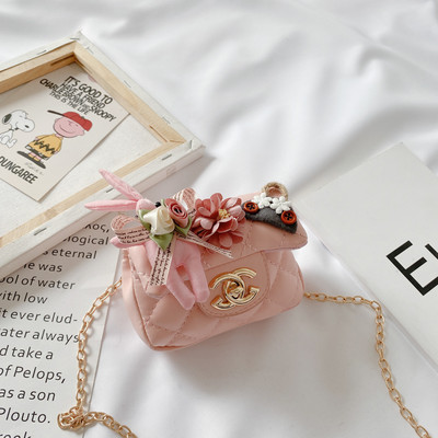 Stiilne pandlaga ja 3D elementidega lastekott