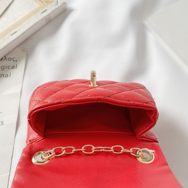 Stiilne pandlaga ja 3D elementidega lastekott