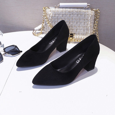 Must ja beež kunstnahast naiste kingad