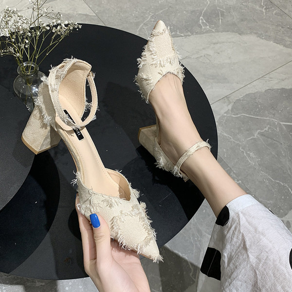 Naiste kingad 6 cm paksuse kontsa ja rihmaga