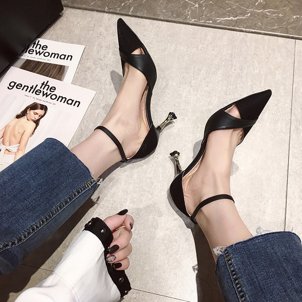 Pandlaga naiste kingad - terava otsaga mudel