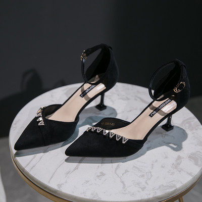 Νέο μοντέλο γυναικεία παπύτσια  με μεταλλικό στοιχείο και αγκράφα