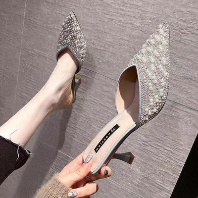 Γυναικείες παντόφλες με ψηλό τακούνι και διακοσμητικές πέτρες