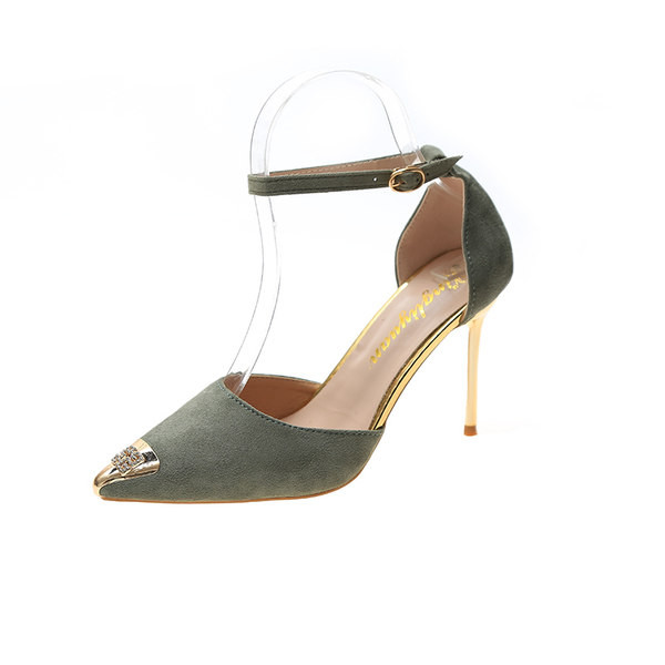 Ökoseemisnahast metallist kaunistusega naiste kingad