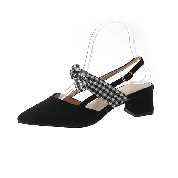 Γυναικεία παπούτσια σουέτ με ψηλά τακούνια και κορδέλα