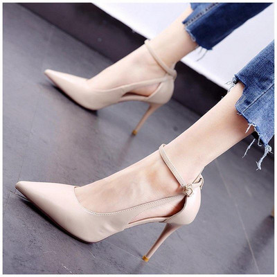 Γυναικεία ψηλοτάκουνα παπούτσια με μεταλλική στερέωση από οικολογικό δέρμα