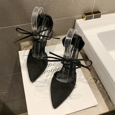 Γυναικεία παπούτσια με μυτερό κορδόνι σε τρία χρώματα