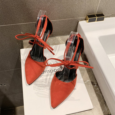 Γυναικεία παπούτσια με μυτερό κορδόνι σε τρία χρώματα