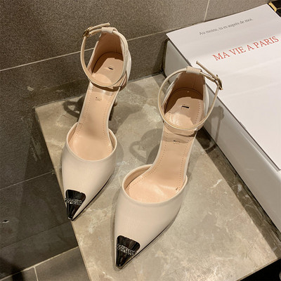 Γυναικεία casual παπούτσια με λεπτό τακούνι - μυτερά μοντέλα σε διάφορα χρώματα