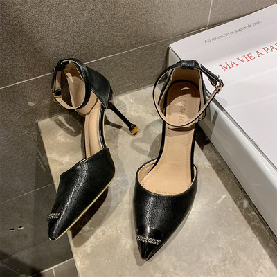 Γυναικεία casual παπούτσια με λεπτό τακούνι - μυτερά μοντέλα σε διάφορα χρώματα