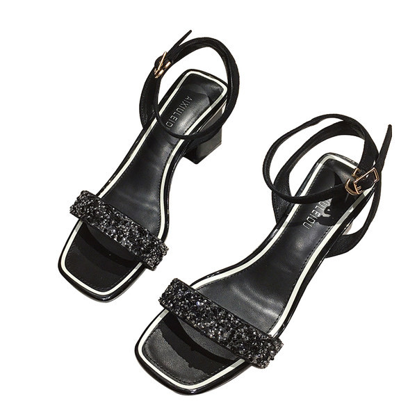 Νέο μοντέλο γυναικεία σανδάλια με διακοσμητικές πέτρες και τετράγωνο τακούνι 7 cm