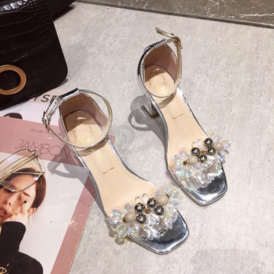 Σύγχρονα γυναικεία σανδάλια με τετράγωνο τακούνι και πέτρες