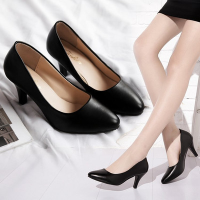 Κλασικά γυναικεία παπούτσια από δέρμα eco με τακούνι 5 cm