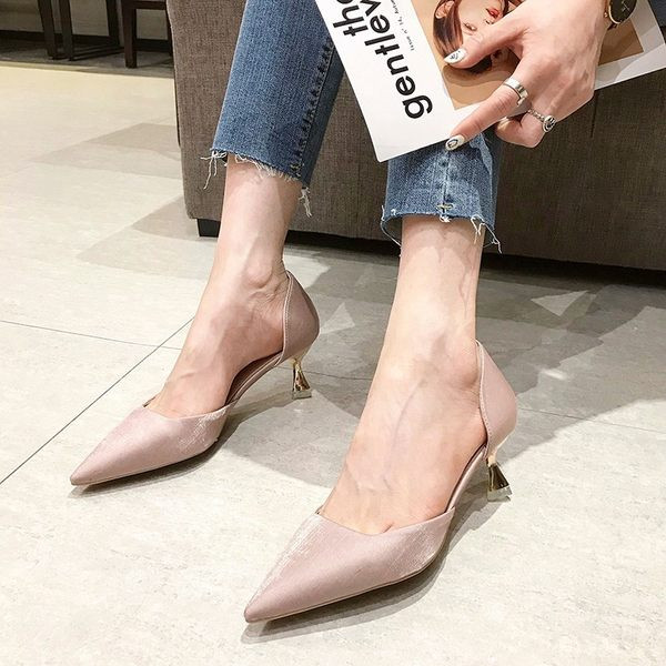 5 cm kontsaga naiste sametkingade teritatud mudel