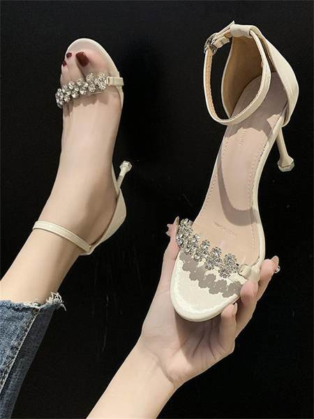 Νέο μοντέλο γυναικεία σανδάλια με διακοσμητικές πέτρες και ψηλό τακούνι 6 cm