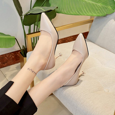 Κομψά γυναικεία παπούτσια με λεπτό τακούνι 6 cm