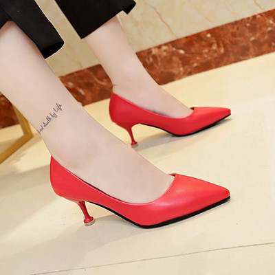 Κομψά γυναικεία παπούτσια με λεπτό τακούνι 6 cm