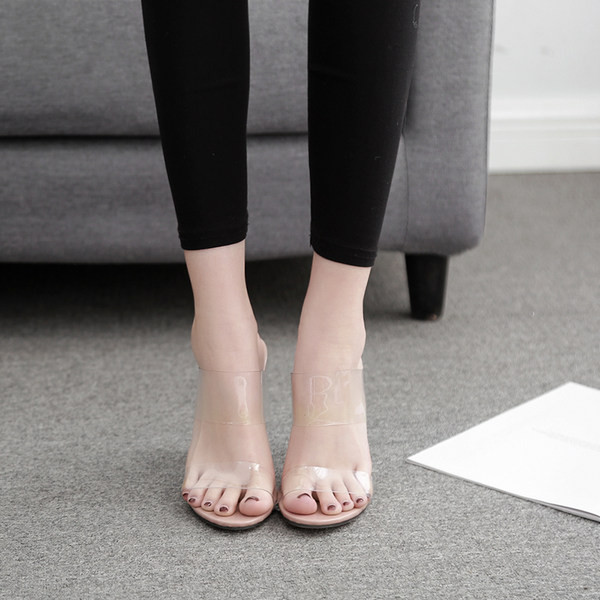 Γυναικείες παντόφλες με ύψος 11,5 cm και διαφανείς ιμάντες