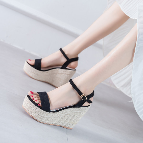 Σύγχρονα γυναικεία σανδάλια με πλατφόρμα ύψους 11 cm