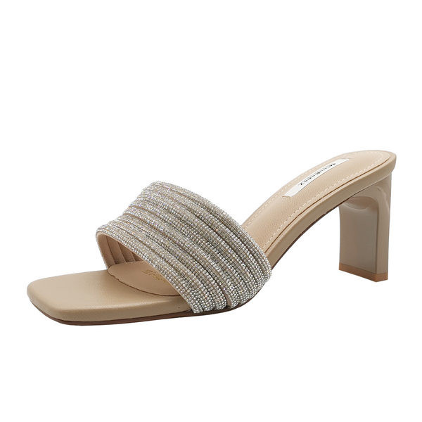 Naiste kõrge kontsaga sussid ja dekoratiivkivid