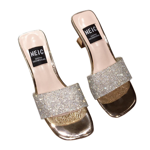 Γυναικείες παντόφλες casual με τακούνι και διακοσμητικές πέτρες